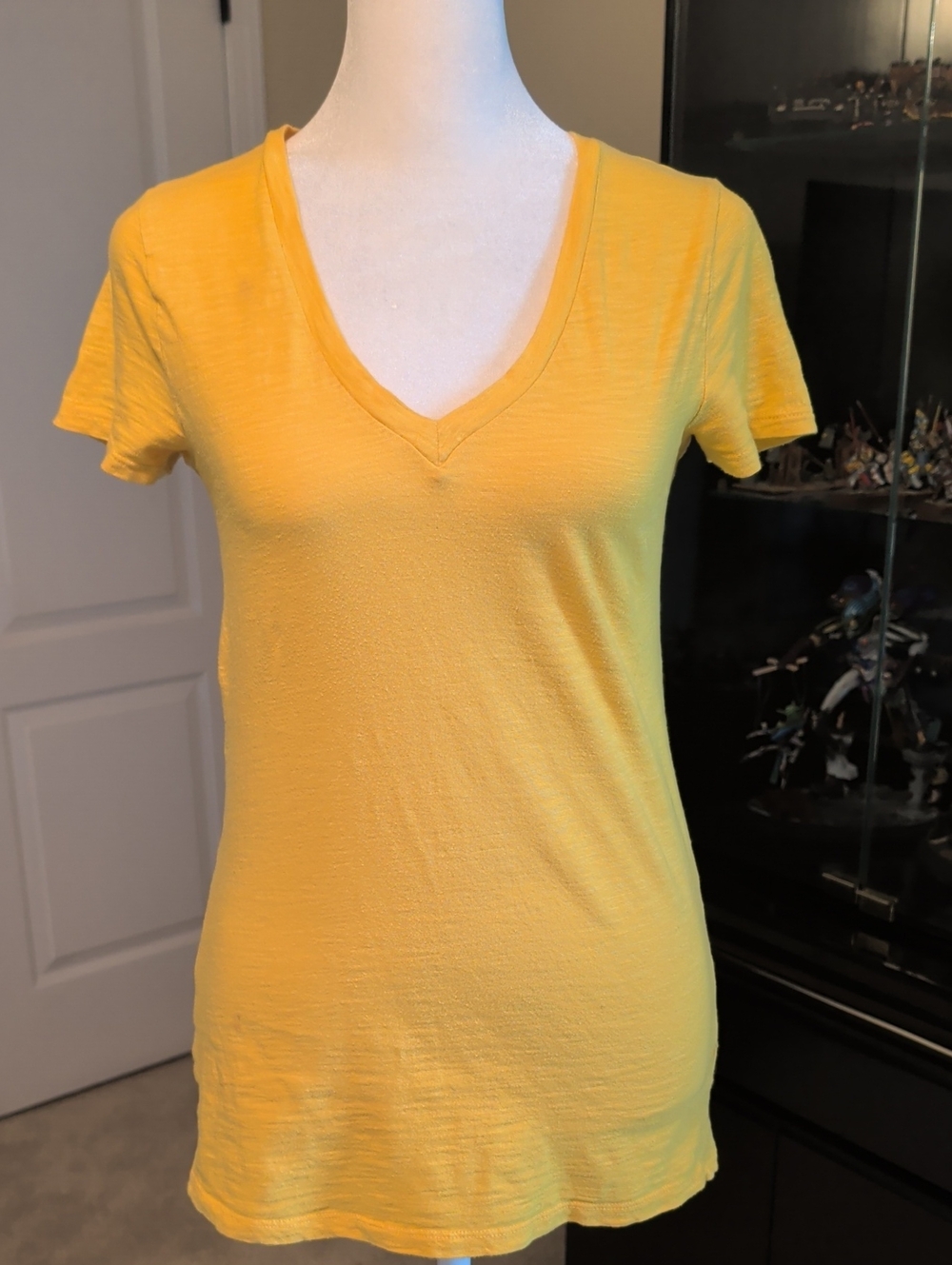 Merona Mustard Yellow V-Neck Short Sleeve Tee